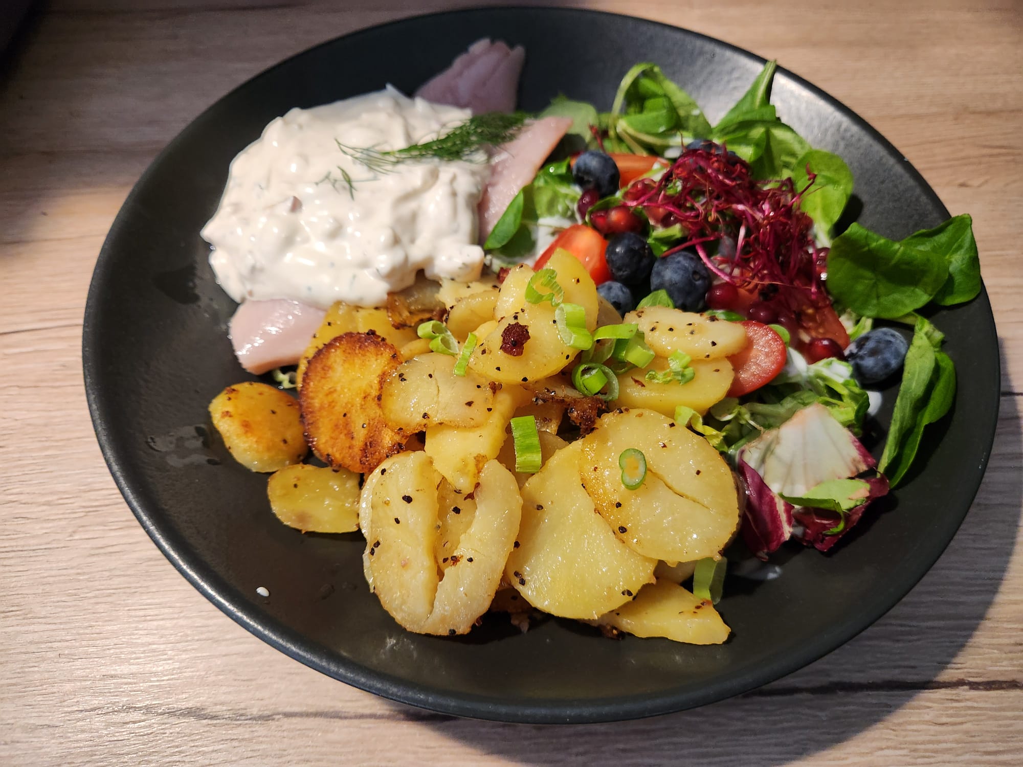 achilles-mardorf-ankerplatz-matjes-mit-bratkartoffeln-1